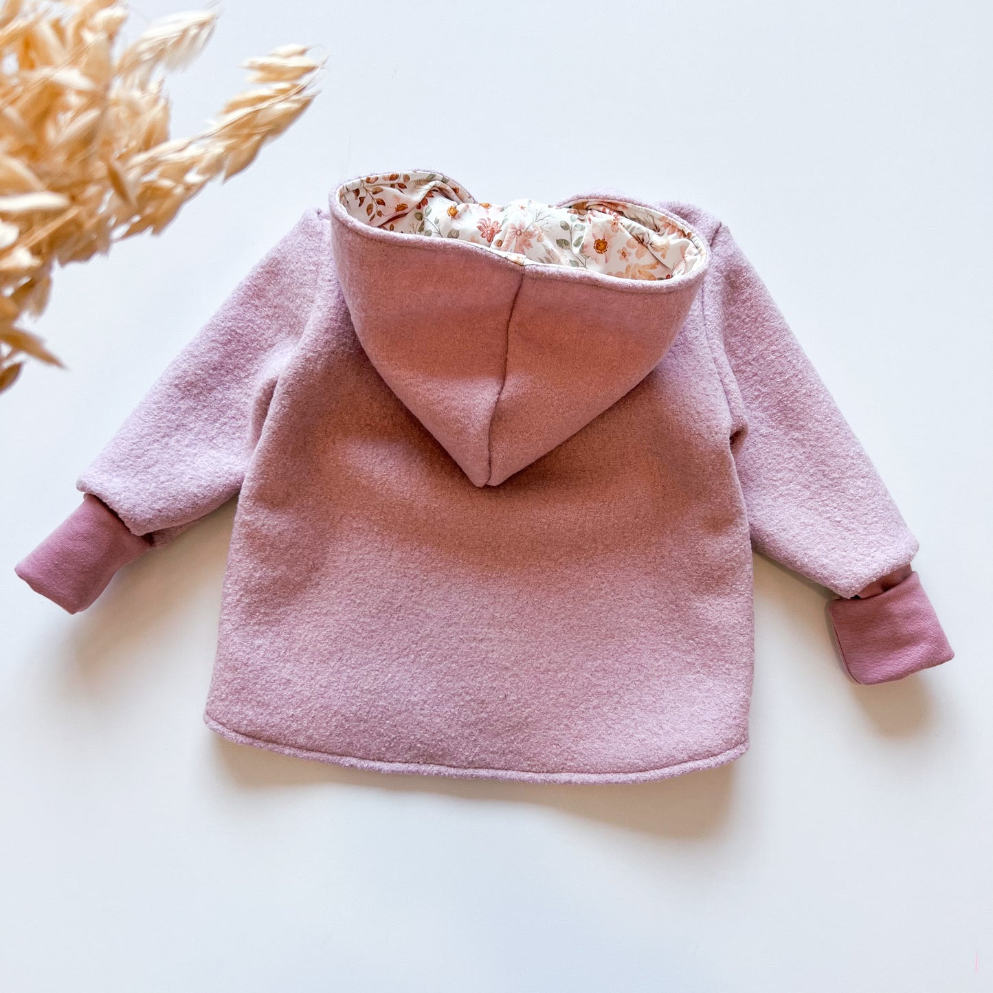 Montessori Walkjacke in Rosa mit  Blumen, magnetischen Reißverschluss