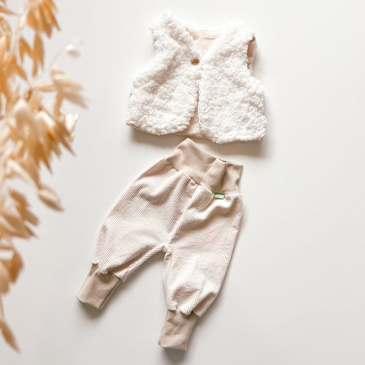 Stylisches Unisex-Set in Beige für Baby und Kind