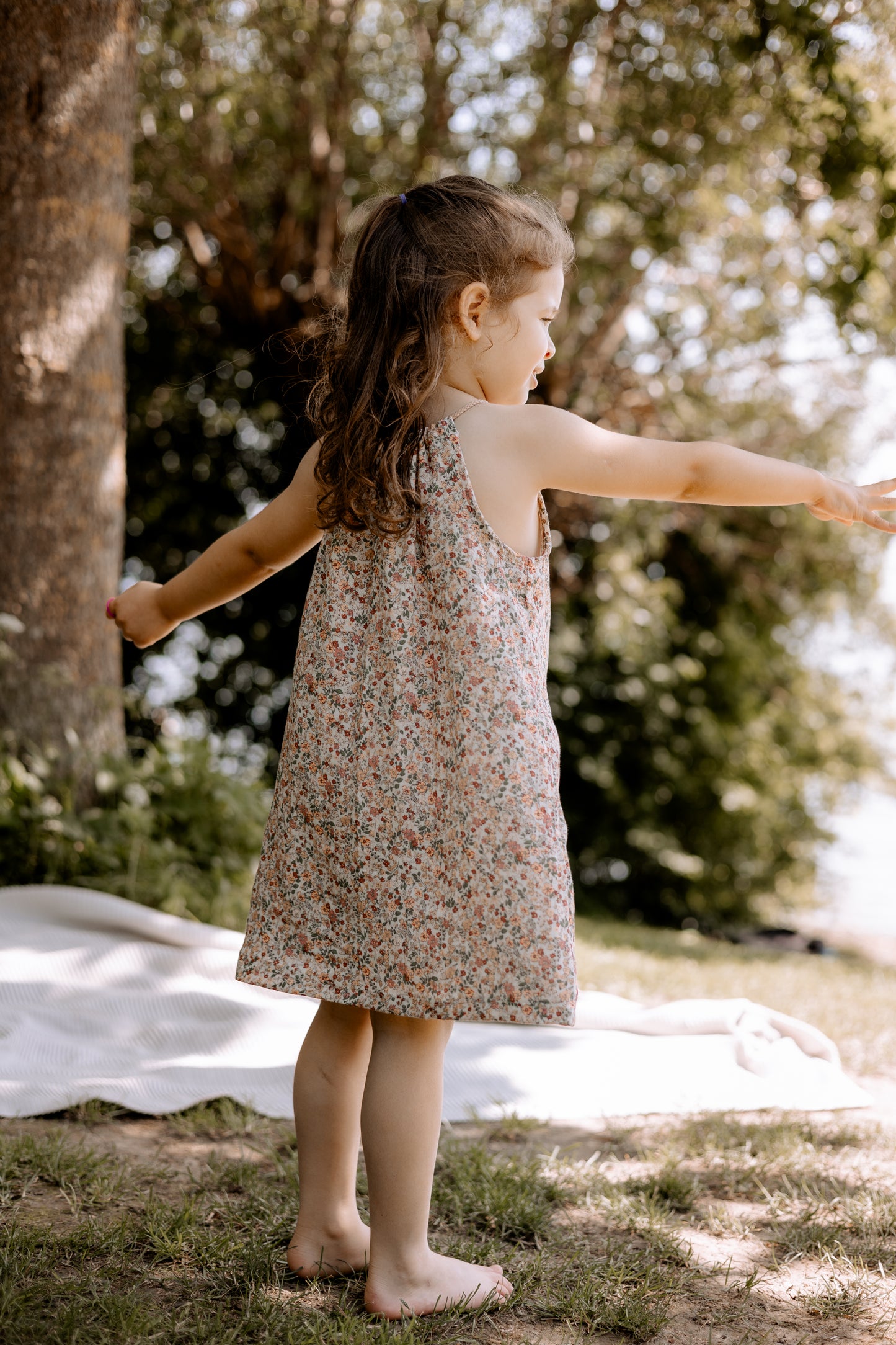 Kleid für mädchen aus Musselin, Blumen