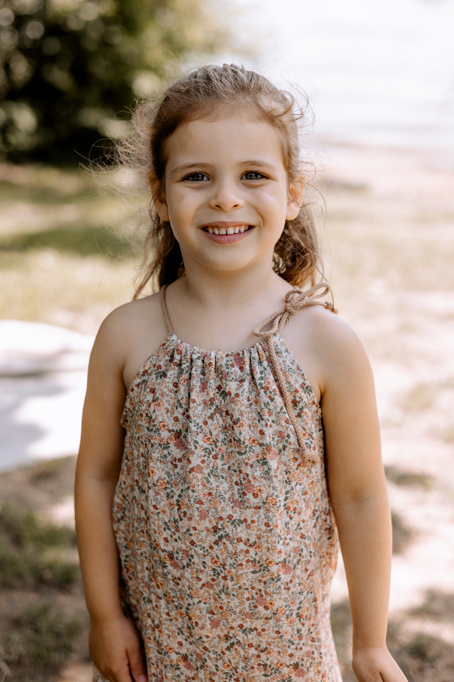 Kleid für mädchen aus Musselin, Blumen