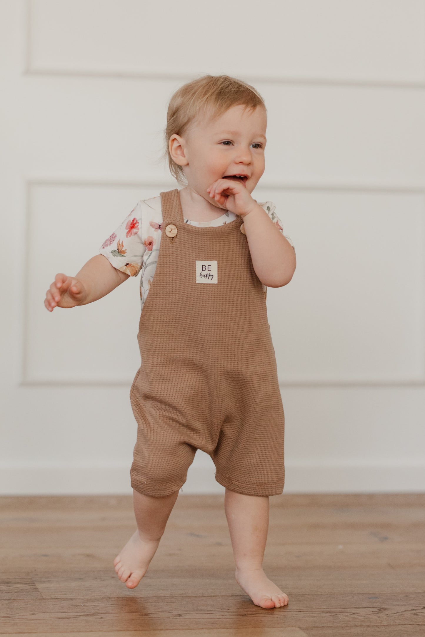 Latzhose für Baby und Kinder, braun